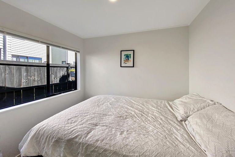 Photo of property in 19a Akoranga Drive, Northcote, Auckland, 0627