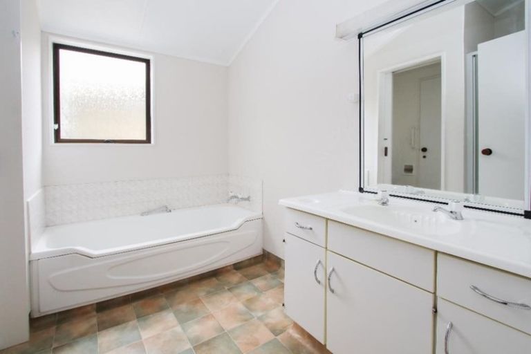 Photo of property in 50 Shakespeare Street, Leamington, Cambridge, 3432