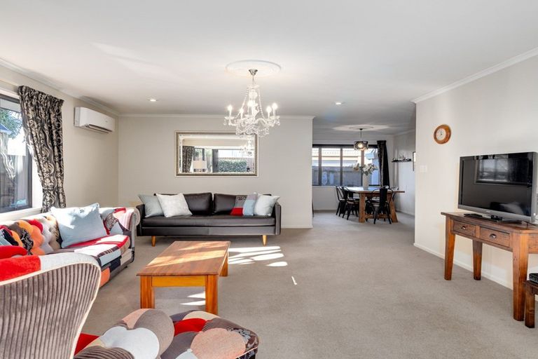Photo of property in 2/100 Proctor Street, Papanui, Christchurch, 8053