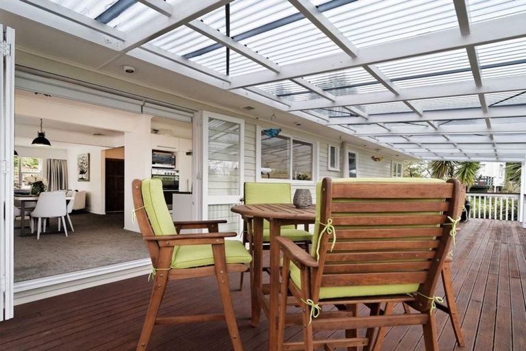 Photo of property in 315 Sturges Road, Henderson Valley, Auckland, 0612