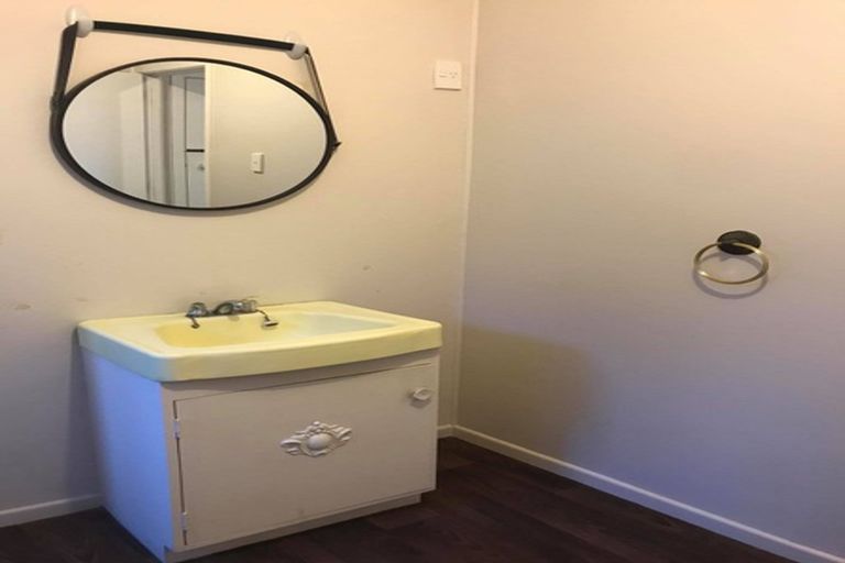 Photo of property in 142 Ti Rakau Drive, Pakuranga, Auckland, 2010