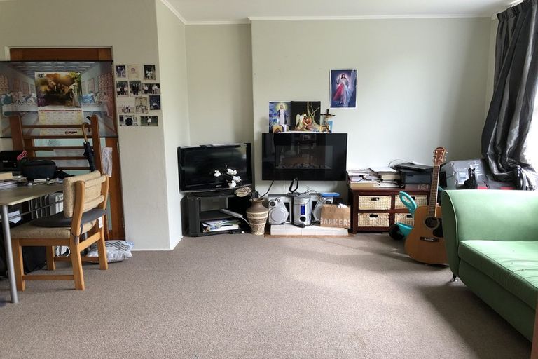 Photo of property in 12-14a Worcester Place, Cannons Creek, Porirua, 5024