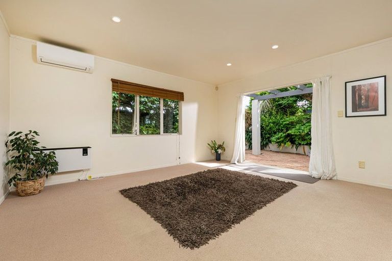 Photo of property in 2/2 Evan Street, Belmont, Auckland, 0622