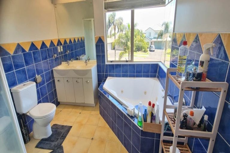 Photo of property in 5 Lamia Place, The Gardens, Auckland, 2105