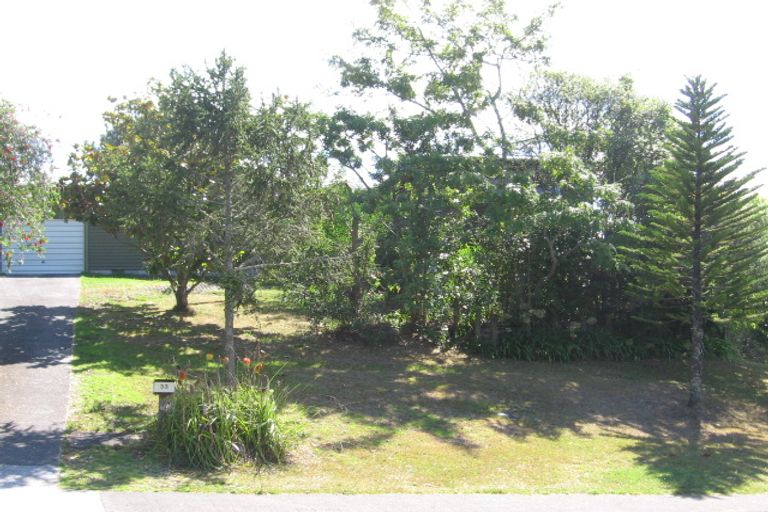Photo of property in 33 Saddleback Rise, Murrays Bay, Auckland, 0630