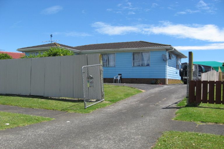 Photo of property in 41 Staverton Crescent, Mangere, Auckland, 2022
