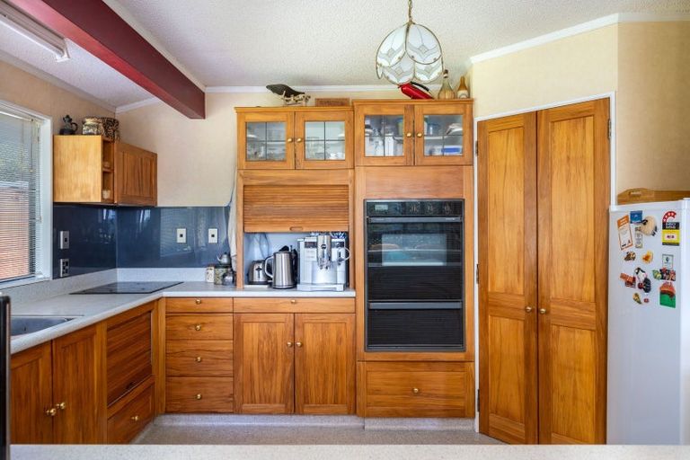 Photo of property in 2 Byron Place, Whalers Gate, New Plymouth, 4310
