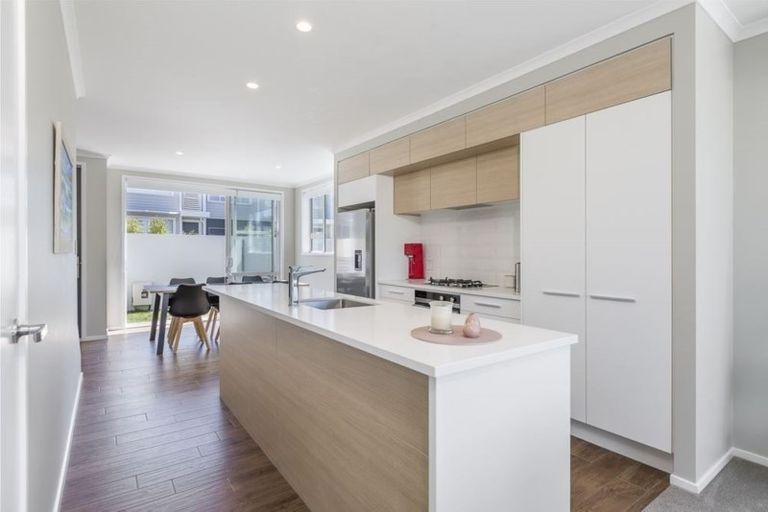 Photo of property in 101 Karepiro Drive, Stanmore Bay, Whangaparaoa, 0932