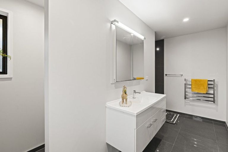 Photo of property in 1a Links Drive, Waiwhakaiho, New Plymouth, 4312