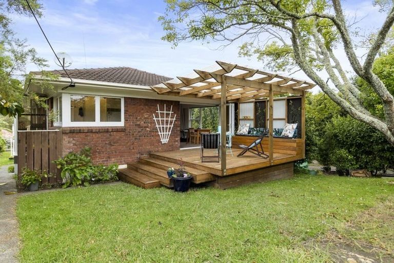 Photo of property in 1/11 Roberts Avenue, Bayswater, Auckland, 0622