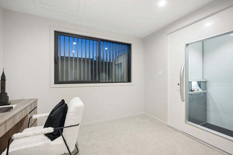 Photo of property in 201d Hurstmere Road, Takapuna, Auckland, 0622