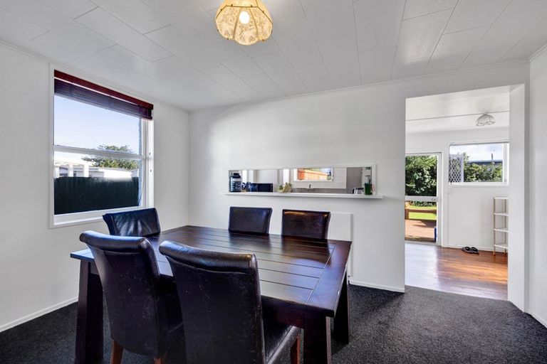 Photo of property in 13 Collins Street, Hawera, 4610