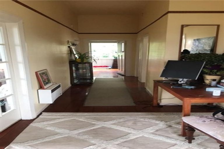 Photo of property in 33 Nottingham Street, Karori, Wellington, 6012