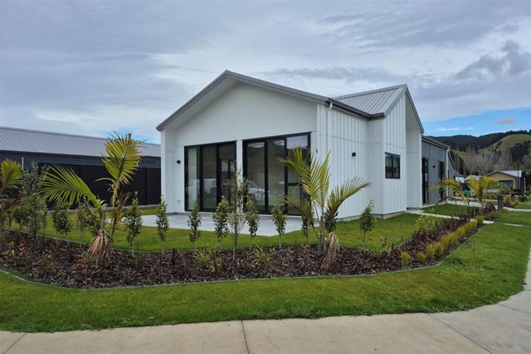 Photo of property in 3 Mataikokako Loop, Kawakawa Bay, 2585