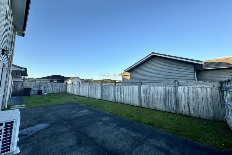 Photo of property in 3 Arthur Rolfe Lane, Swanson, Auckland, 0614