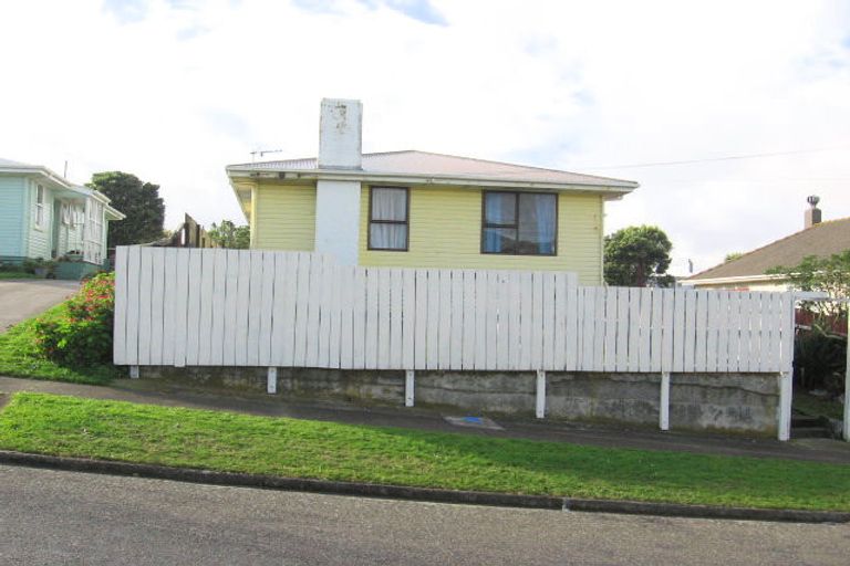 Photo of property in 66 Waiuta Street, Titahi Bay, Porirua, 5022