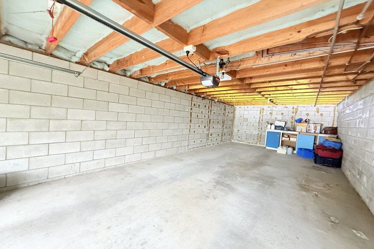 Photo of property in 1/4 Illana Place, Ranui, Auckland, 0612