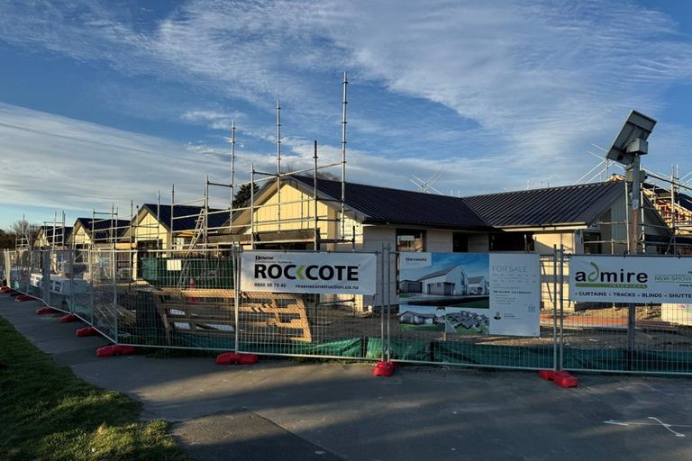 Photo of property in 3/25 Winters Road, Redwood, Christchurch, 8051