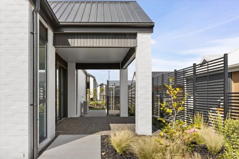 Photo of property in 6 Camellia Court, Palmerston North, 4414