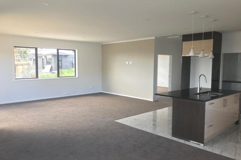 Photo of property in 10 Arataki Way, Glen Eden, Auckland, 0602