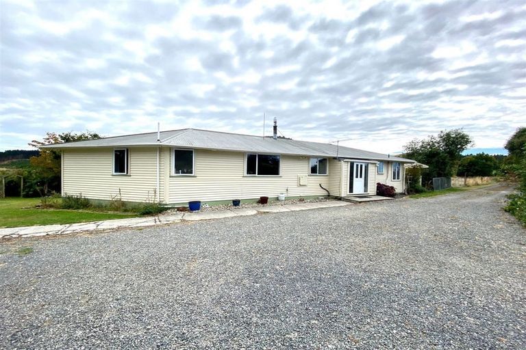 Photo of property in 9 Clifford Street, Clinton, 9534