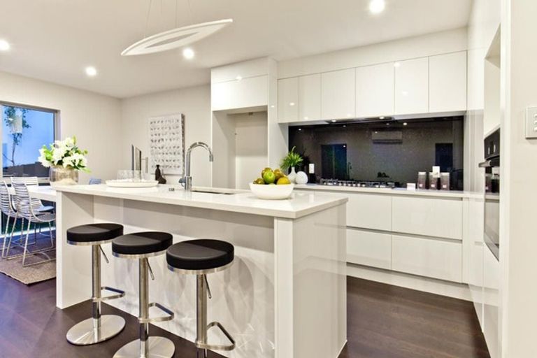 Photo of property in 1b Rae Road, Campbells Bay, Auckland, 0620