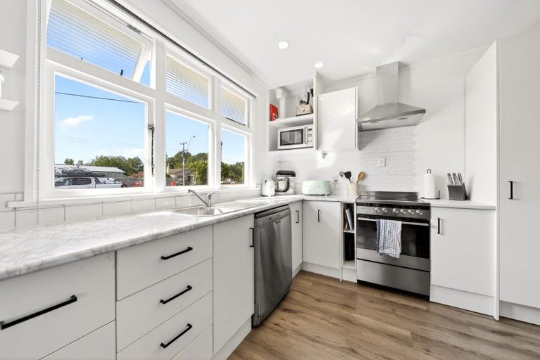 Photo of property in 382 High Street South, Carterton, 5713