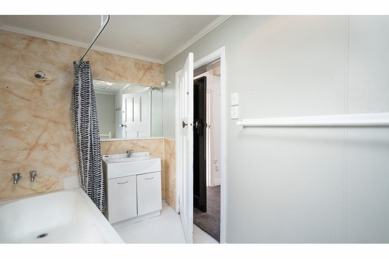 Photo of property in 97 Olliviers Road, Phillipstown, Christchurch, 8011