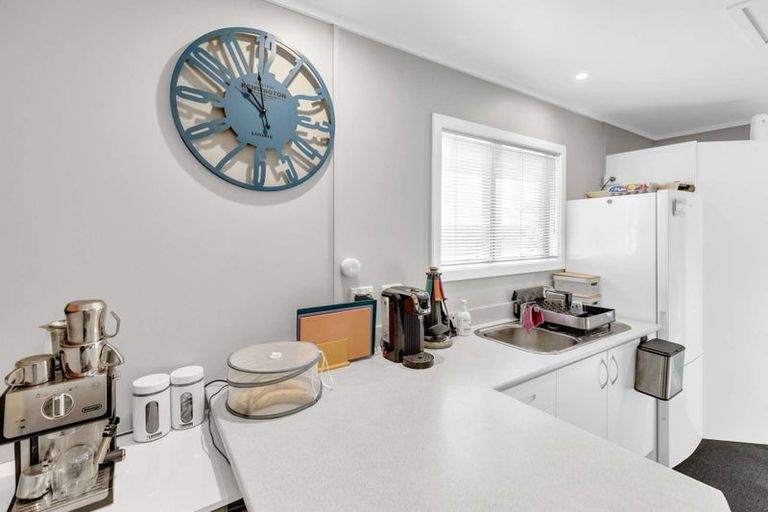 Photo of property in 9c Milne Street, Hunterville, 4730