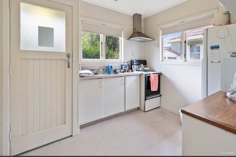 Photo of property in 23 Toru Street, Te Atatu Peninsula, Auckland, 0610