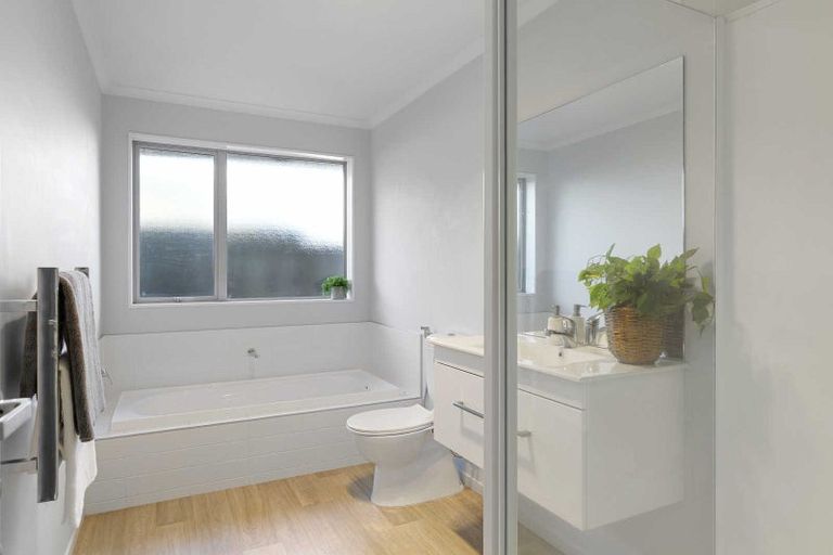 Photo of property in 12 Echelon Drive, Wigram, Christchurch, 8042