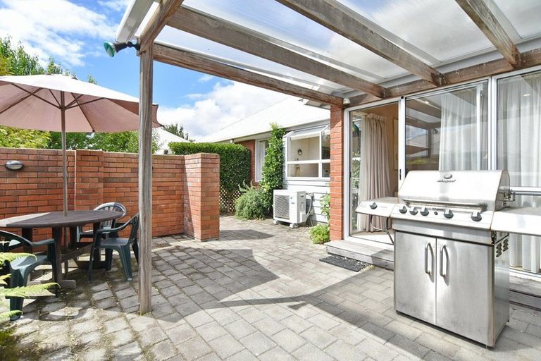 Photo of property in 158 Avonhead Road, Avonhead, Christchurch, 8042