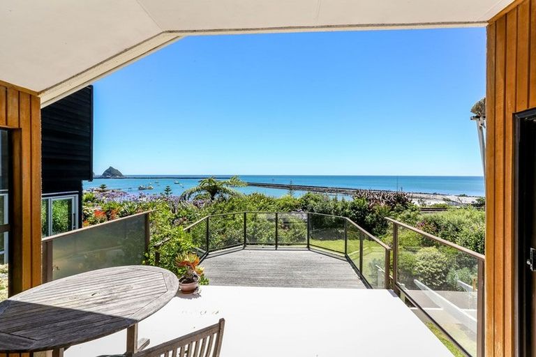 Photo of property in 10 Roy Terrace, Moturoa, New Plymouth, 4310