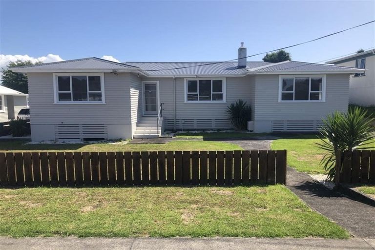 Photo of property in 63 Wallath Road, Westown, New Plymouth, 4310