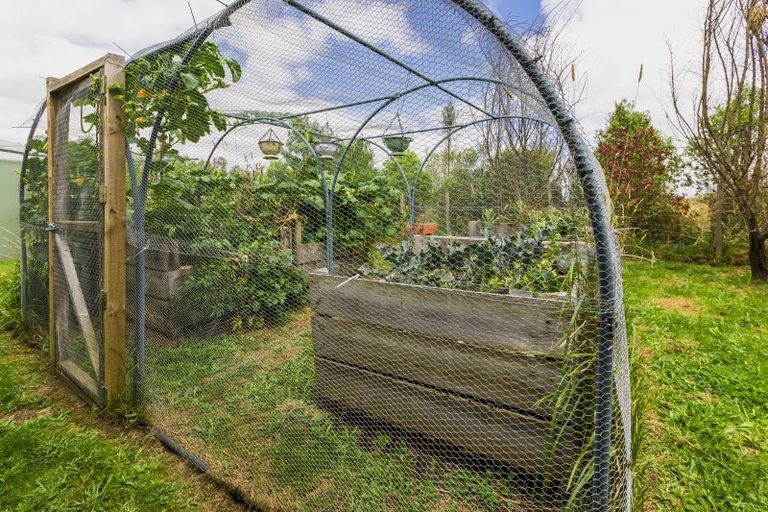 Photo of property in 11 Tiffen Lane, Waipawa, 4210