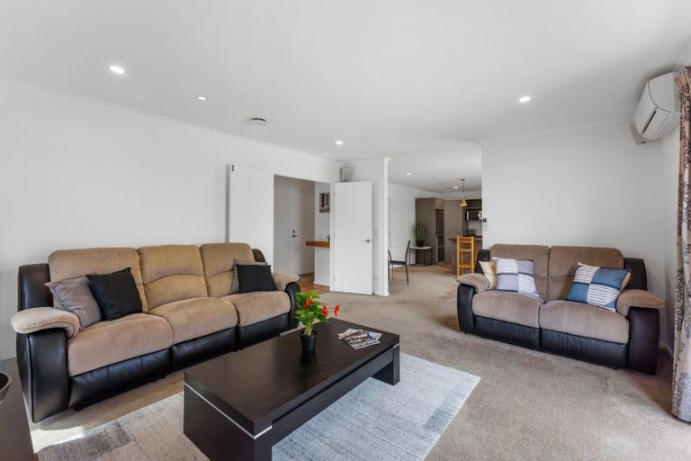 Photo of property in 17 Ormrod Grove, Riverstone Terraces, Upper Hutt, 5018