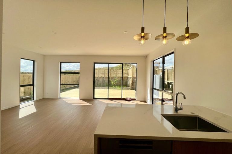 Photo of property in 4b Mahogany Street, Westgate, 0814