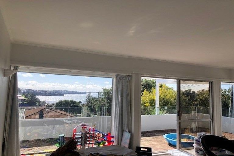 Photo of property in 1/22 Rothesay Bay Road, Rothesay Bay, Auckland, 0630