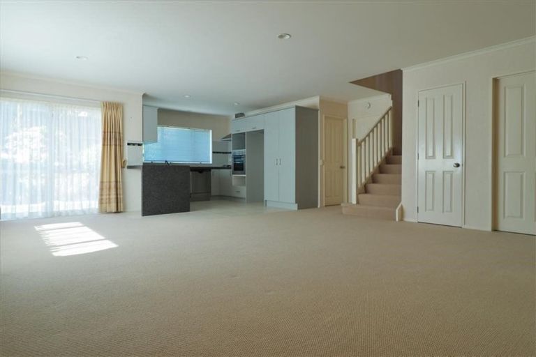 Photo of property in 22 Maybole Drive, Flat Bush, Auckland, 2016