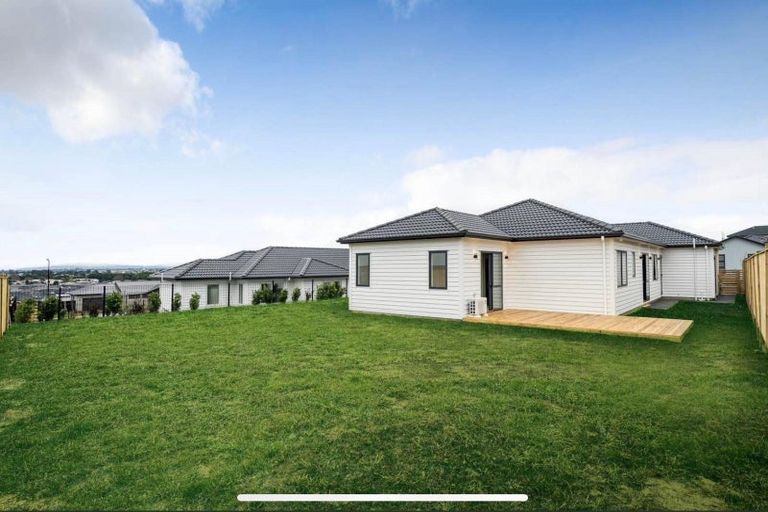 Photo of property in 53 Twin Parks Rise, Papakura, 2110