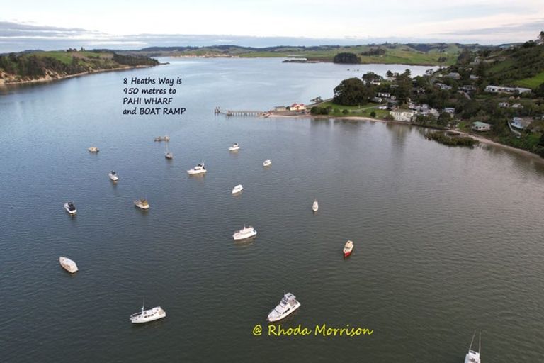 Photo of property in 8 Heaths Way, Pahi, Paparoa, 0571