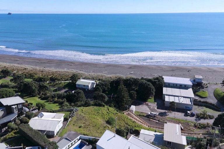 Photo of property in 2a Beach Street, Fitzroy, New Plymouth, 4312