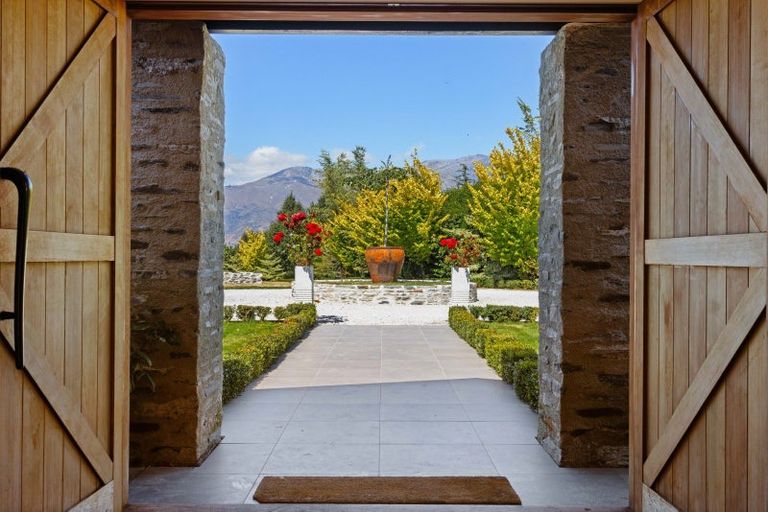 Photo of property in Butel Park, 15 Essex Avenue, Arrowtown, 9302