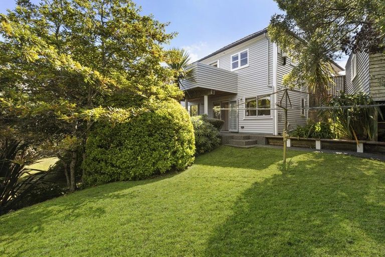 Photo of property in 15 Pelorous Street, Paparangi, Wellington, 6037