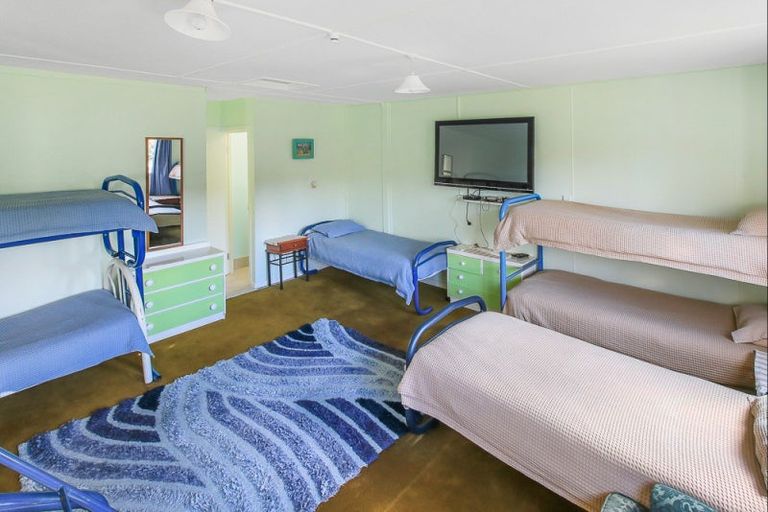 Photo of property in 2 Hennessy Street East, Foxton Beach, Foxton, 4815