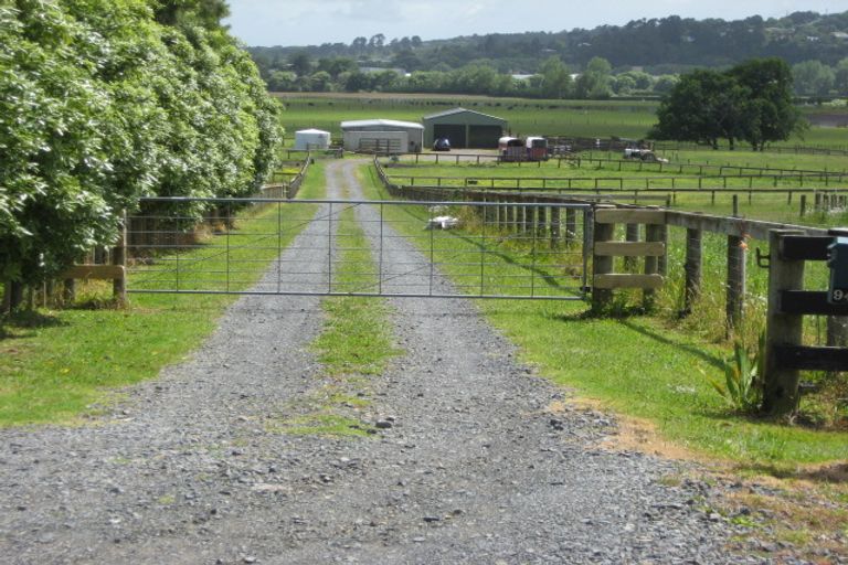 Photo of property in 94 Ponga Road, Opaheke, Papakura, 2584