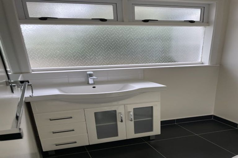 Photo of property in 2/1a Wade Avenue, Onehunga, Auckland, 1061