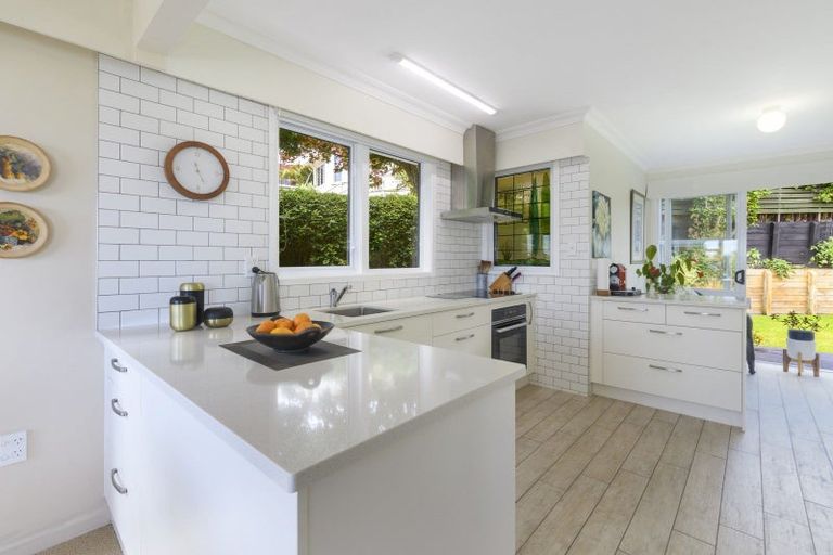 Photo of property in 108 Fourth Avenue, Tauranga, 3110