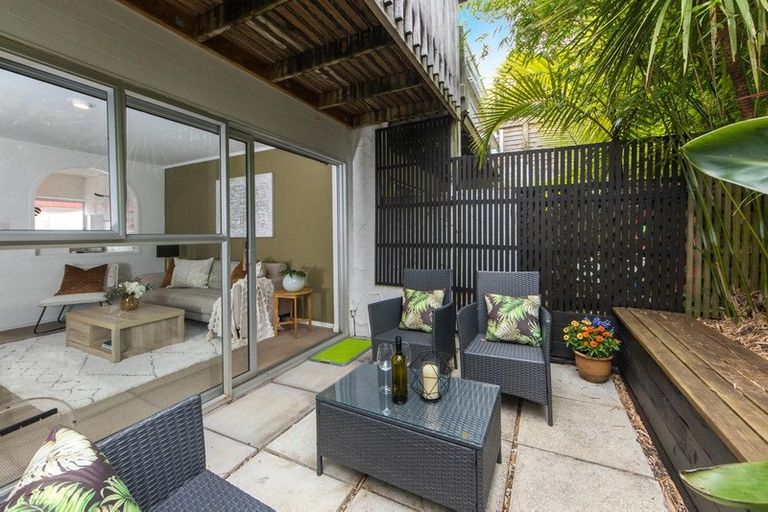 Photo of property in 1/20 Maritime Terrace, Birkenhead, Auckland, 0626