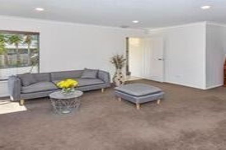 Photo of property in 318 Hill Road, The Gardens, Auckland, 2105
